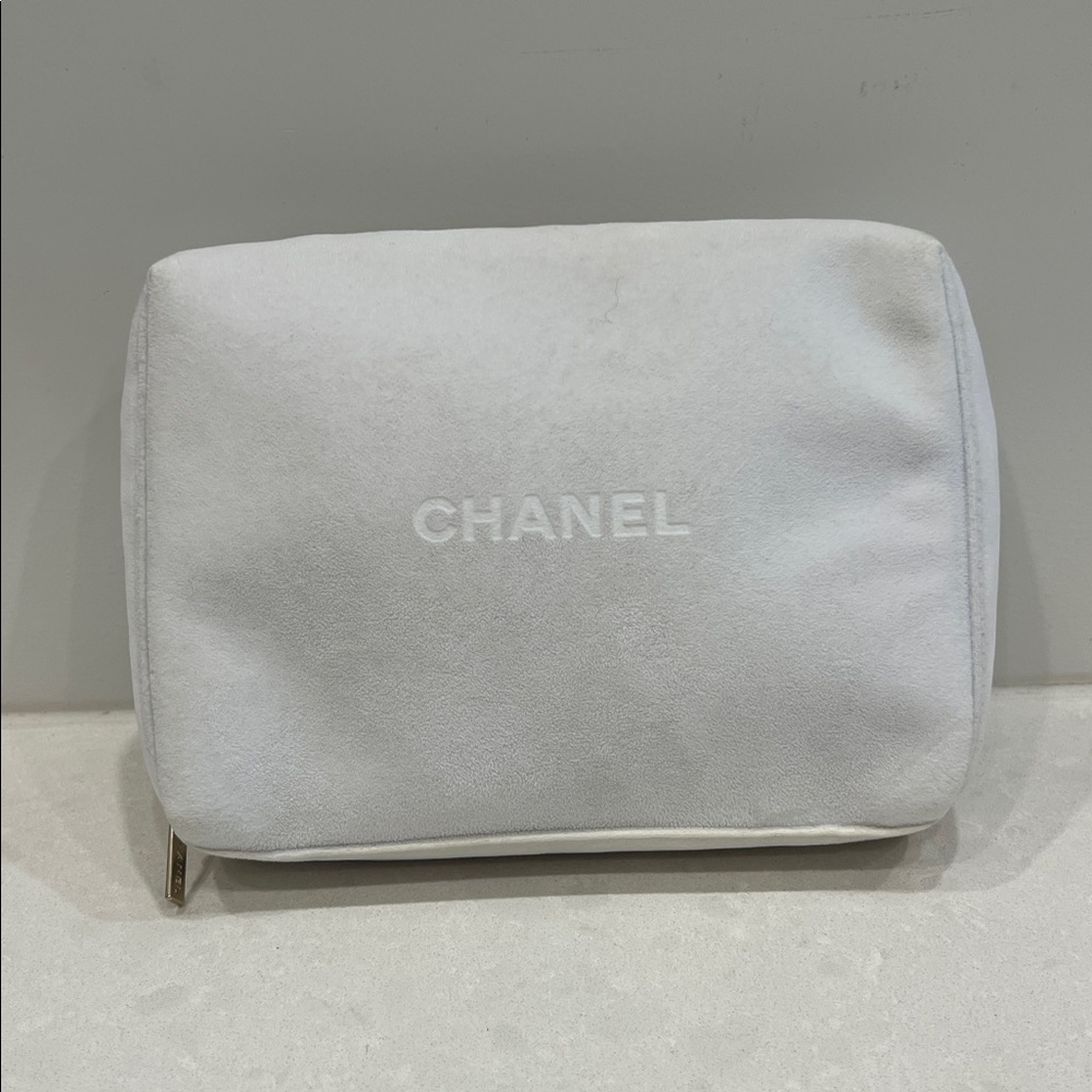 CHANEL Elegant White Velevet Toiletry Bag